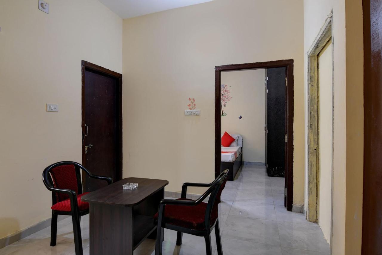 Hotel O Royal A Palace Μπουμπάνεσβαρ Εξωτερικό φωτογραφία